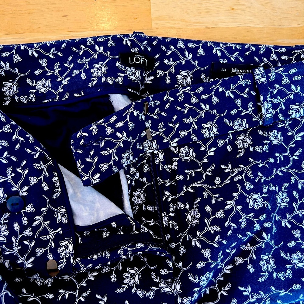 Navy floral print Loft pants